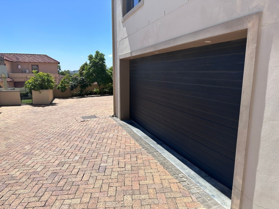 To Let 5 Bedroom Property for Rent in Rome Glen Western Cape
